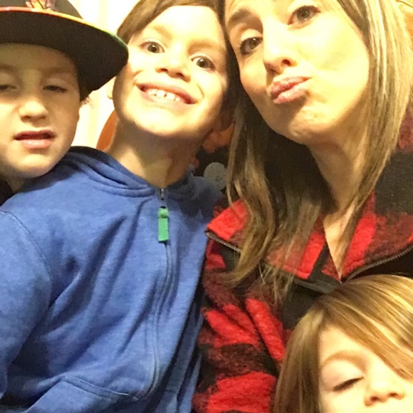 Meet your Posher, Jessica - Picture 1 of 1